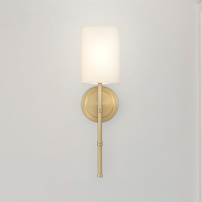 UQL5040 Vintage Indoor Wall Sconce, 19.00''H x 5.00''W x 6.50''D, Aged Brass Finish, Rugby Collection